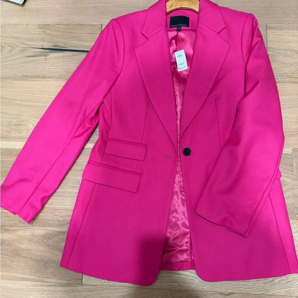 Banana republic women’s Pink Blazer - Picture 2 of 6